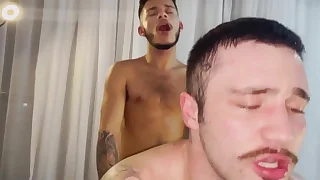 Meti meu Pauz&atilde;o no rabo finish urso gostoso e enchi de Leite